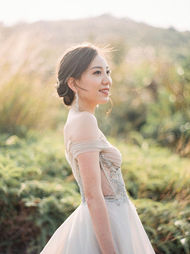 Liz Martinez wedding dress and evening dress in Hong Kong | The Wedding Gown